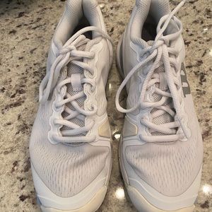 Women’s Wilson white rush pro tennis shoe sz 7.5